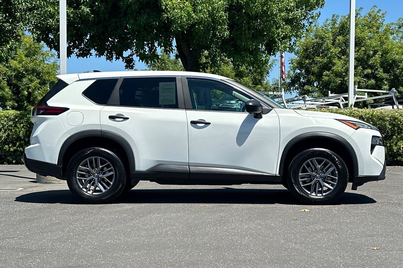 Certified 2024 Nissan Rogue S AWD/4WD image 3