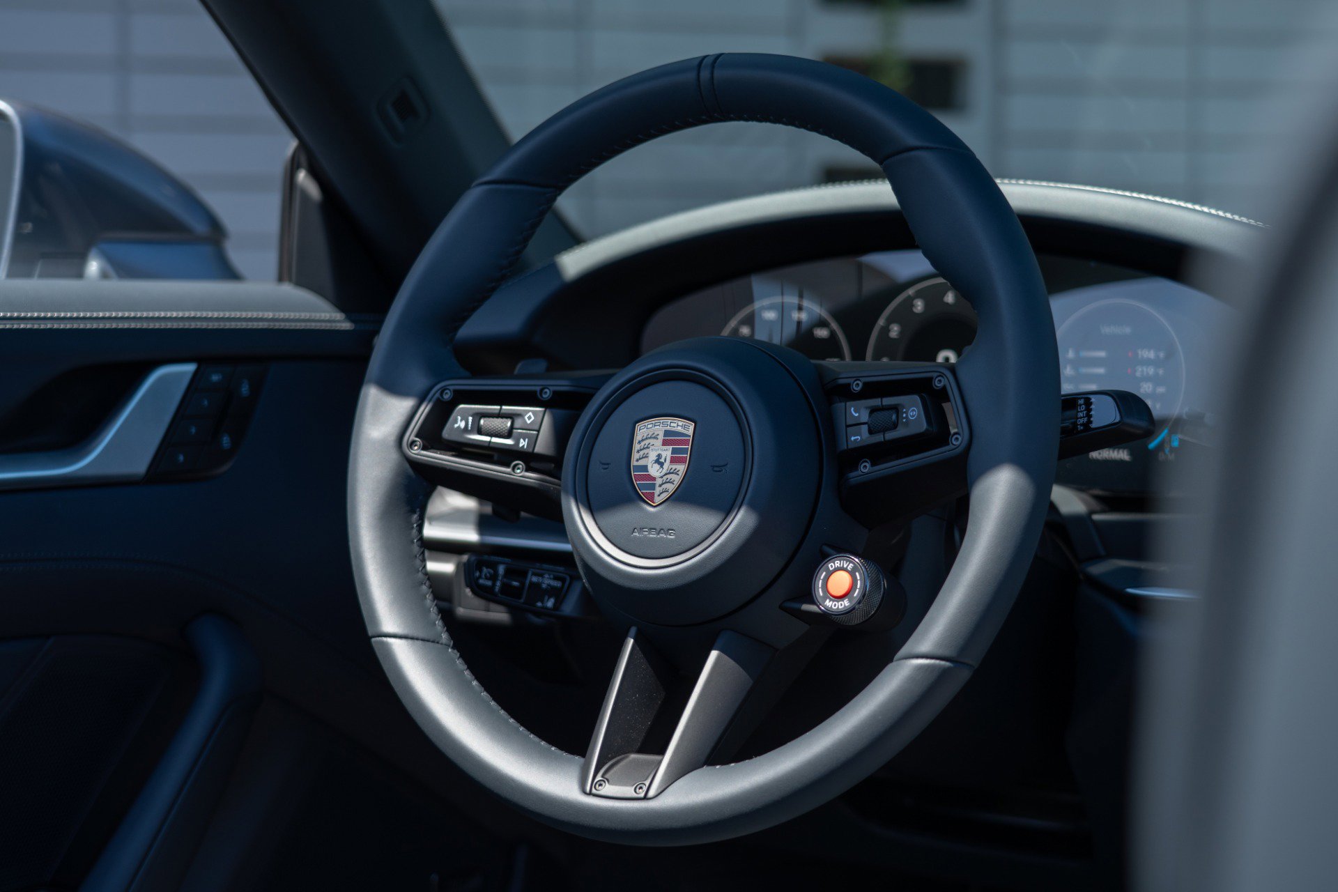 Used 2025 Porsche 911 Carrera S image 5