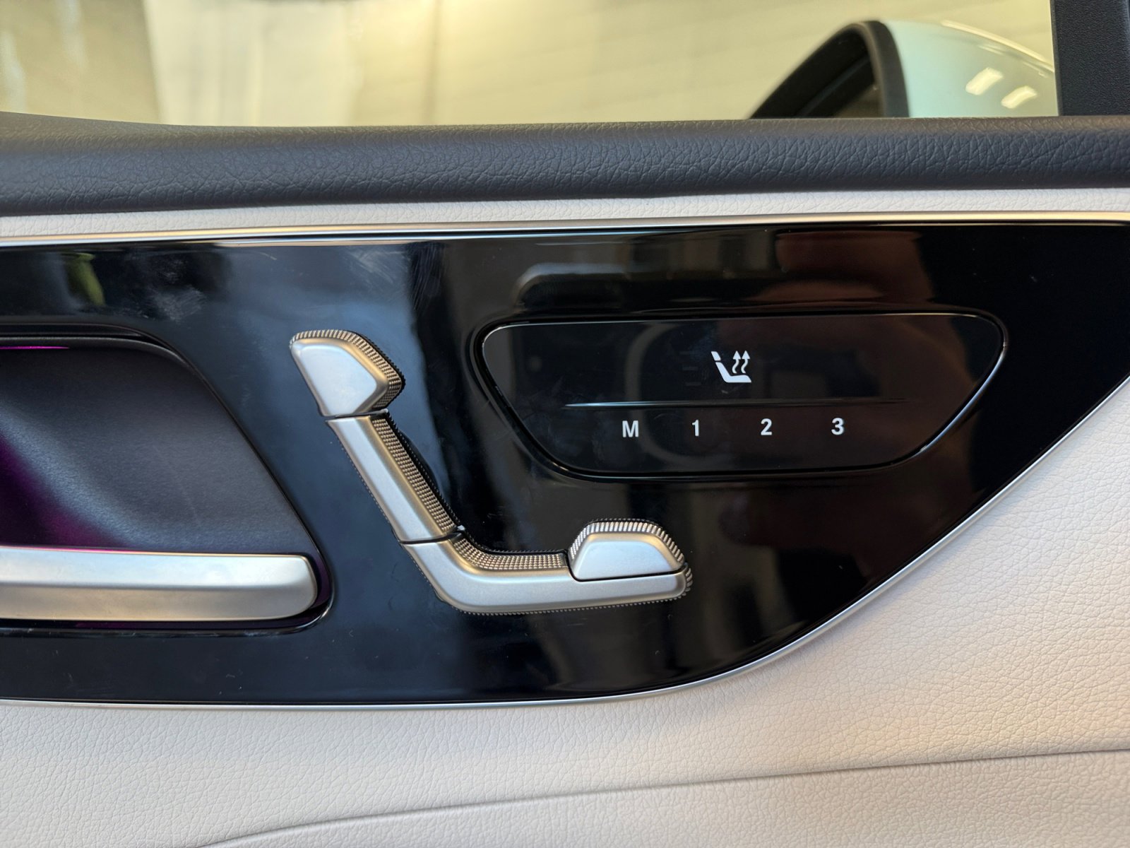 Certified 2025 Mercedes-Benz C 300 4MATIC Sedan image 14