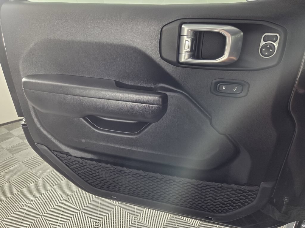 Used 2021 Jeep Gladiator Sport AWD/4WD image 19