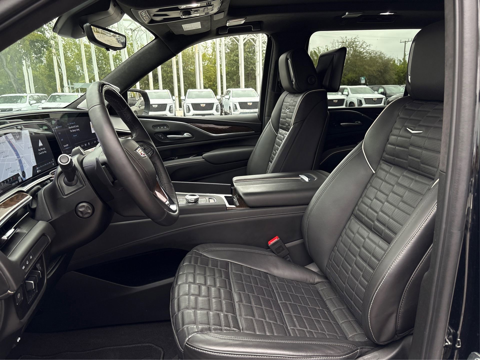 Certified 2024 Cadillac Escalade ESV Premium Luxury Platinum image 9