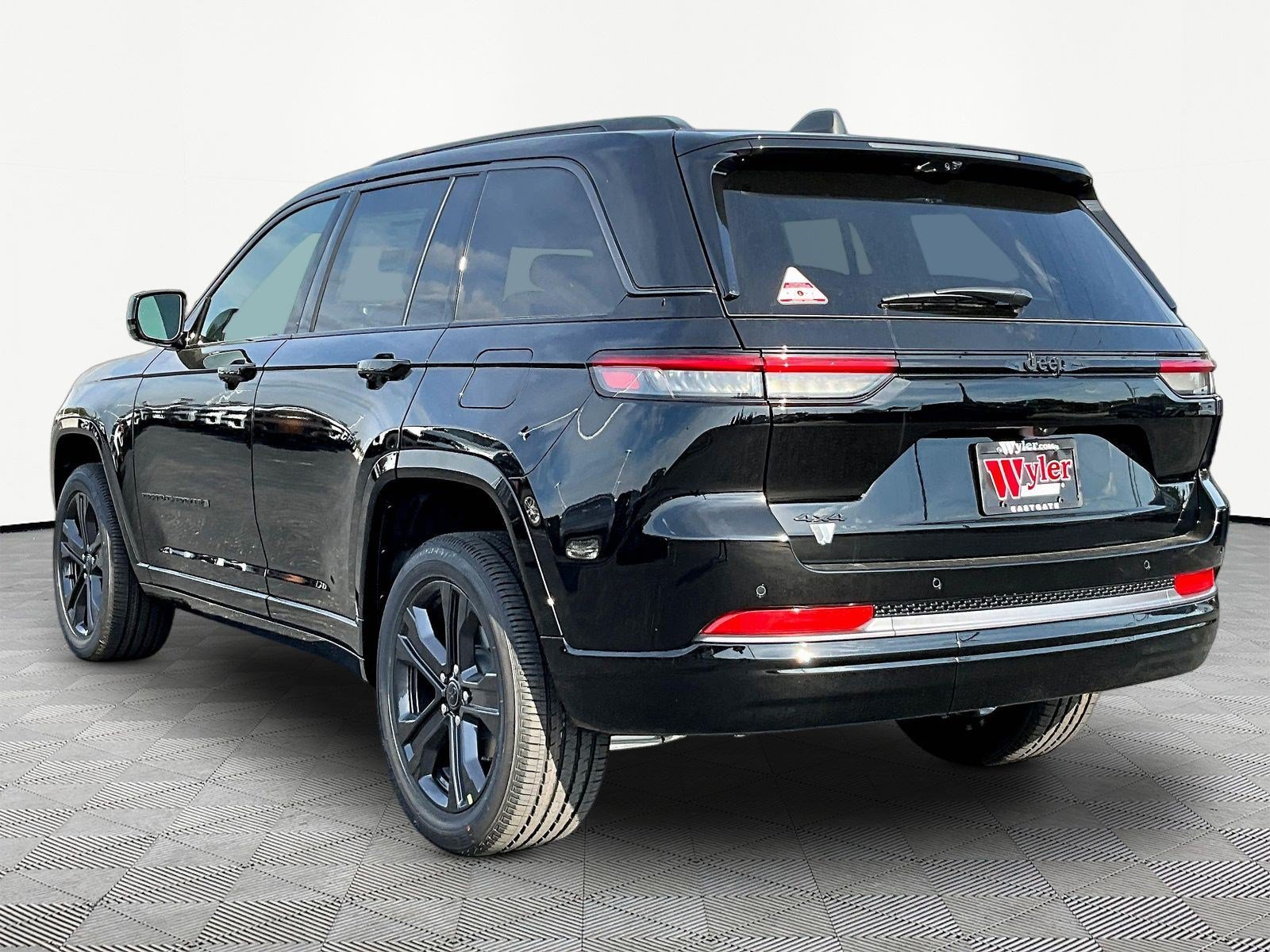 New 2027 Jeep Grand Cherokee Limited AWD/4WD image 4