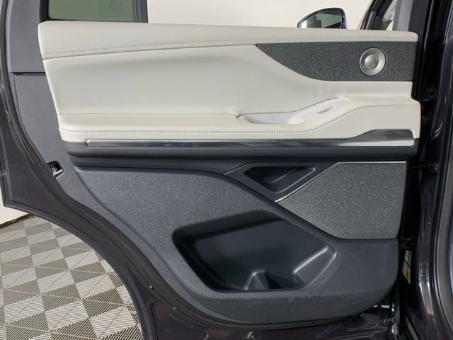 New 2025 Lincoln Navigator Reserve image 34