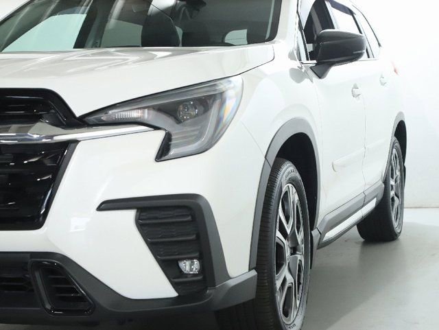 Certified 2025 Subaru Ascent Limited AWD/4WD image 4