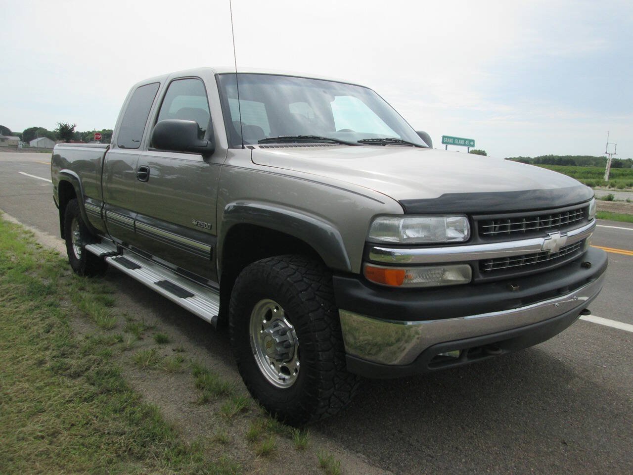 Used 2000 Chevrolet Silverado 2500 LT AWD/4WD image 4