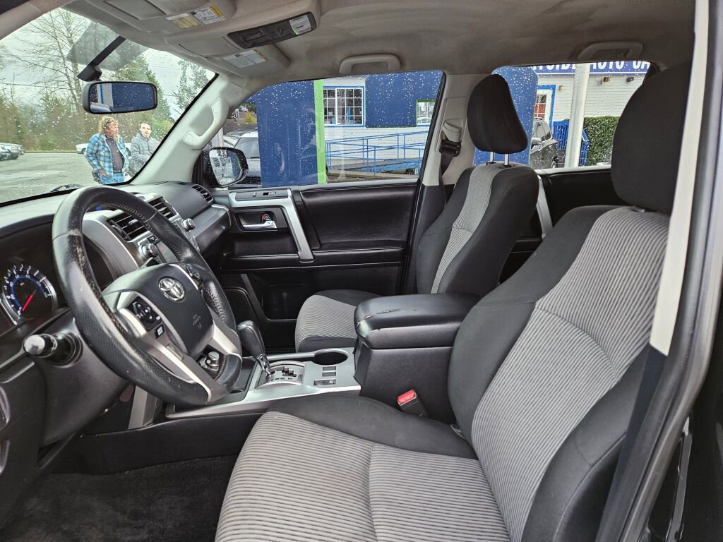 Used 2016 Toyota 4Runner SR5 image 11