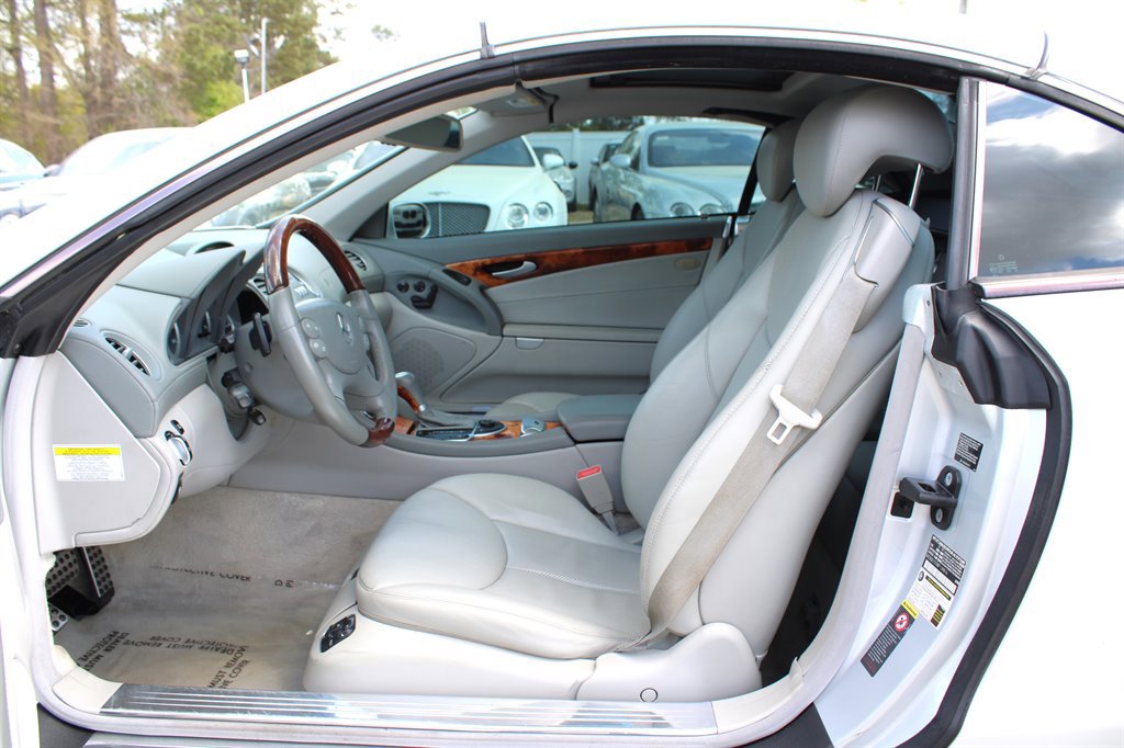Used 2008 Mercedes-Benz SL 550 image 22