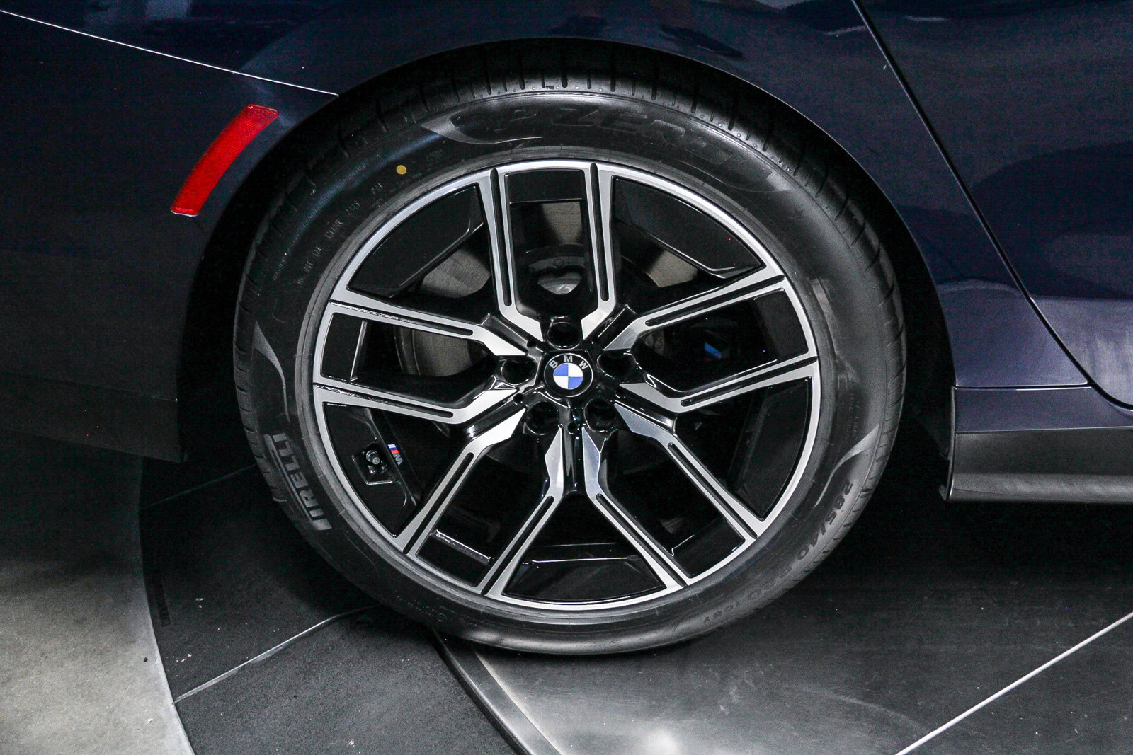 Certified 2023 BMW 740i RWD image 8