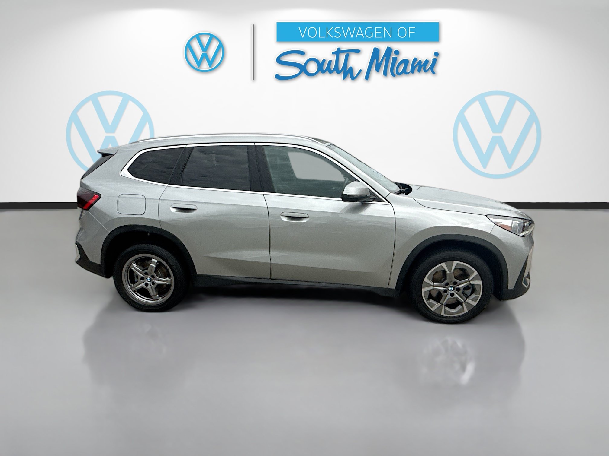 Used 2023 BMW X1 xDrive28i AWD/4WD image 8
