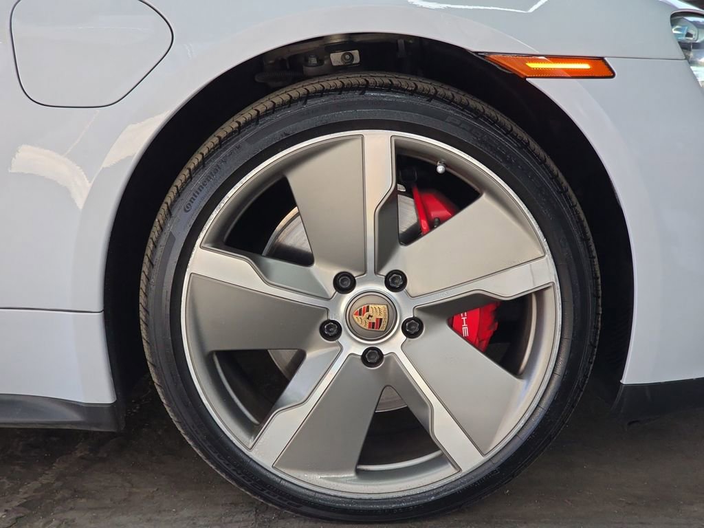 Used 2021 Porsche Taycan 4S AWD/4WD image 34