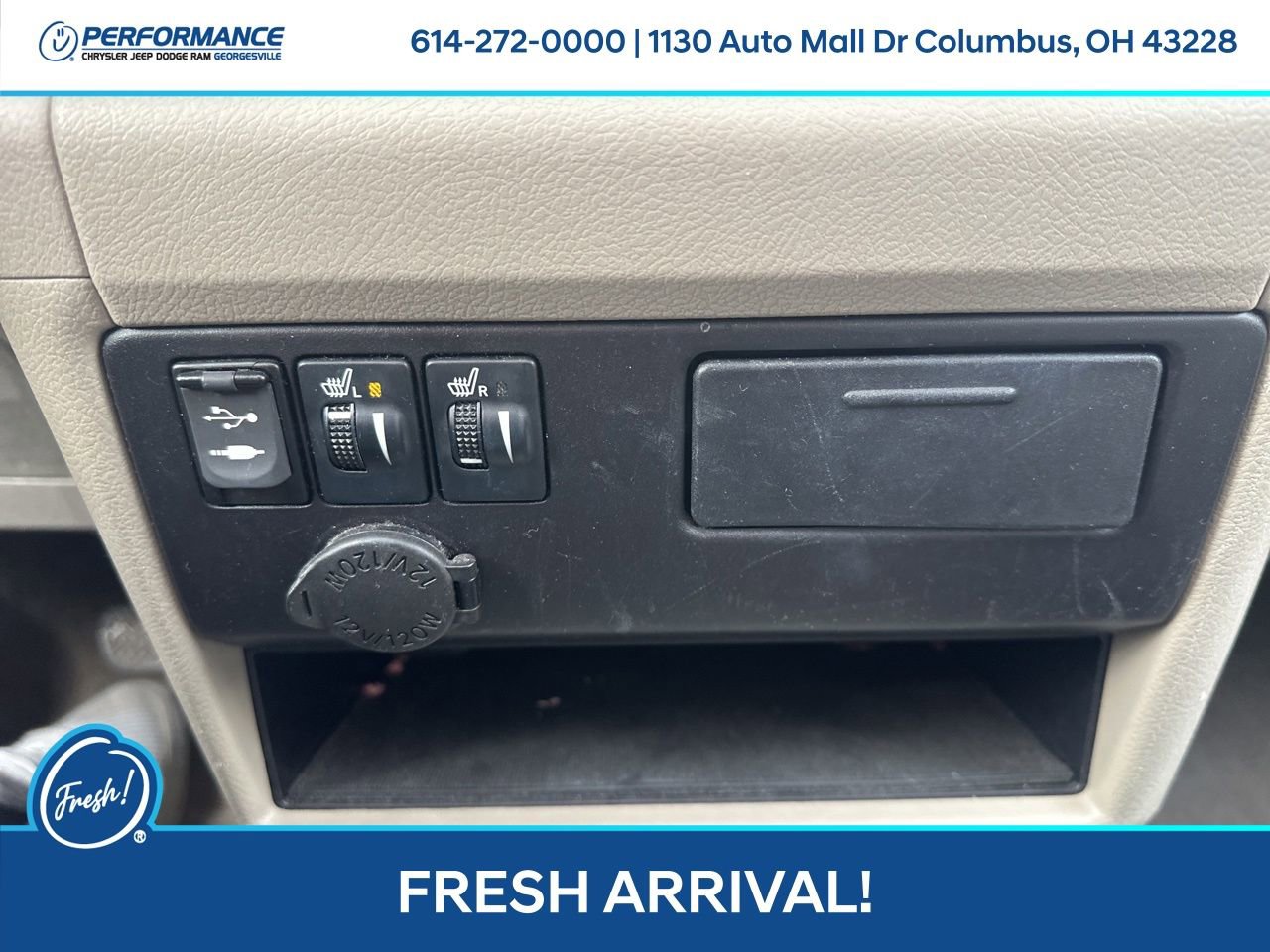 Used 2015 Toyota Sienna XLE w/ XLE Navigation Package image 21
