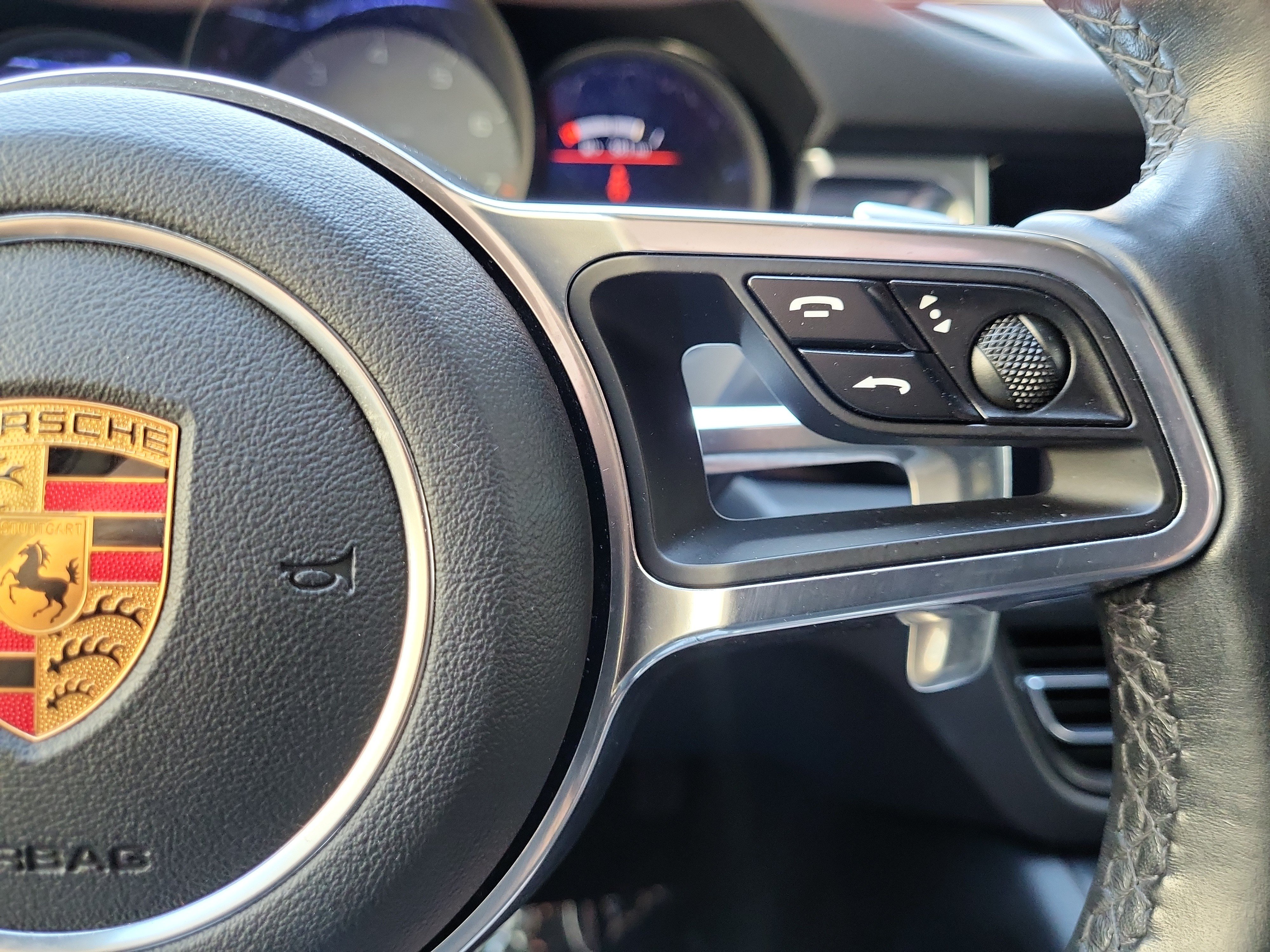 Certified 2019 Porsche Macan S AWD/4WD image 31