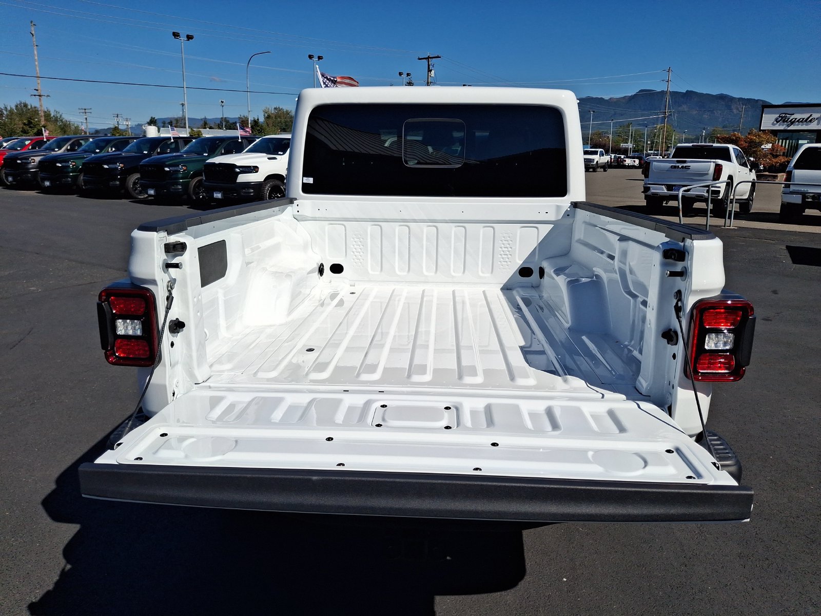 New 2026 Jeep Gladiator Rubicon AWD/4WD image 18