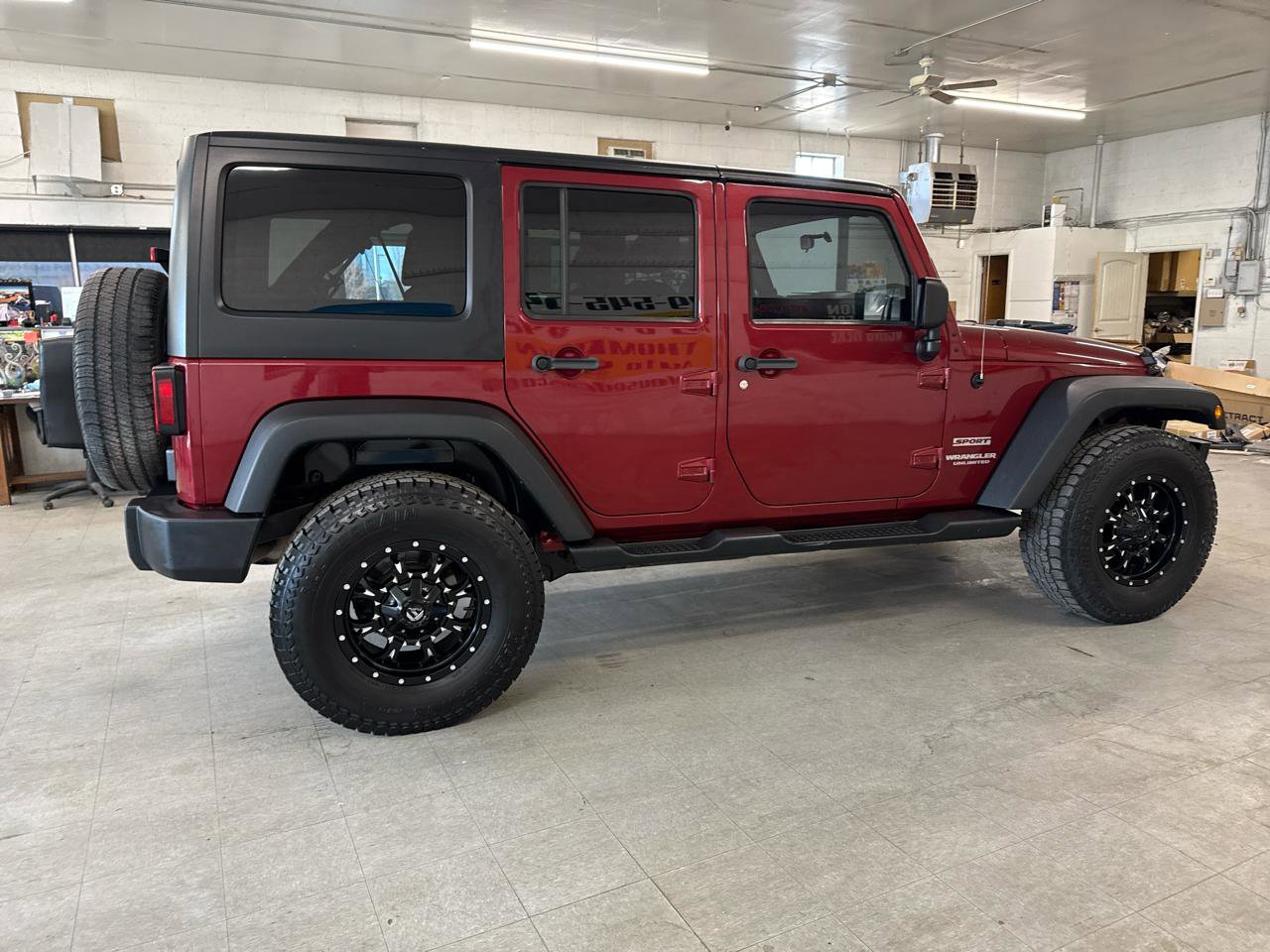 Used 2012 Jeep Wrangler Unlimited Sport image 4