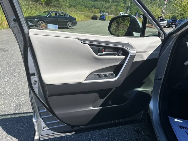 Used 2021 Toyota RAV4 Limited AWD/4WD image 10