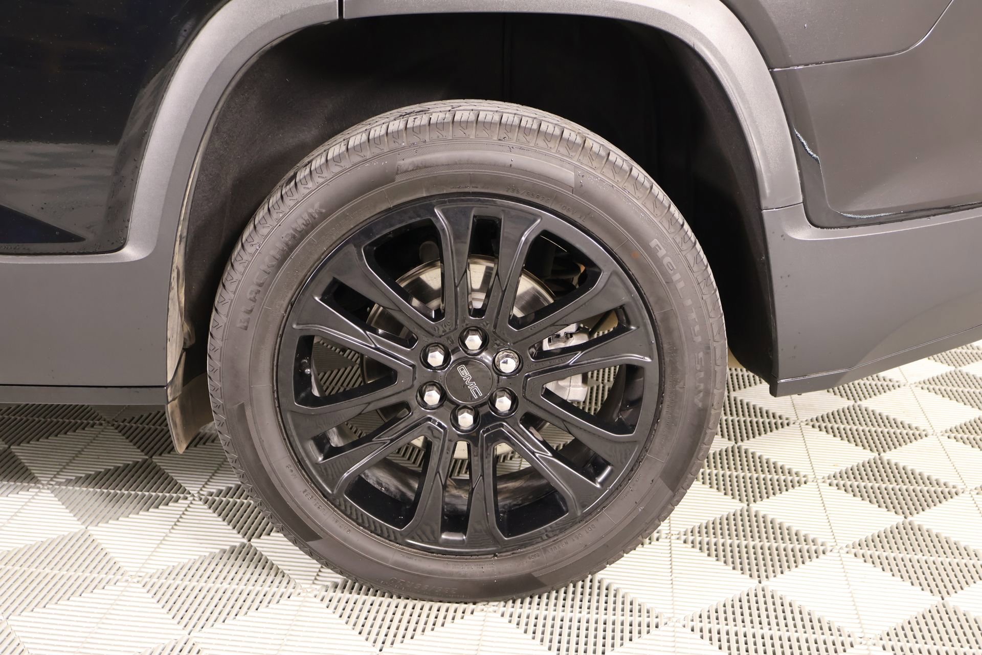 Used 2023 GMC Acadia SLE w/ Driver Convenience Package FWD image 19