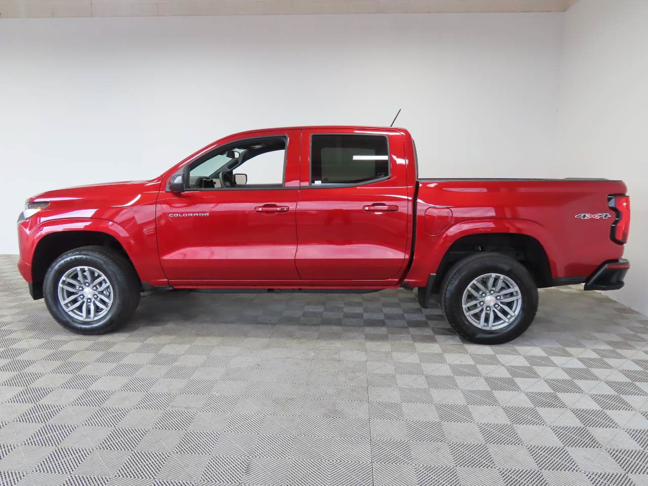Used 2026 Chevrolet Colorado LT AWD/4WD image 6