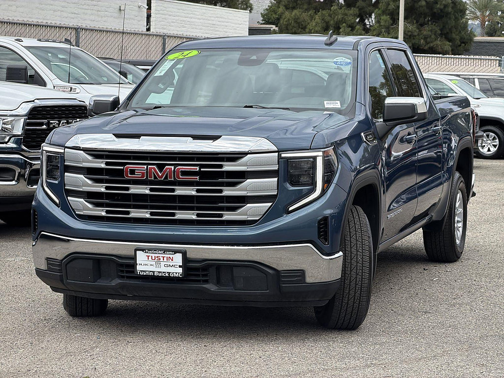Used 2024 GMC Sierra 1500 SLE RWD image 3