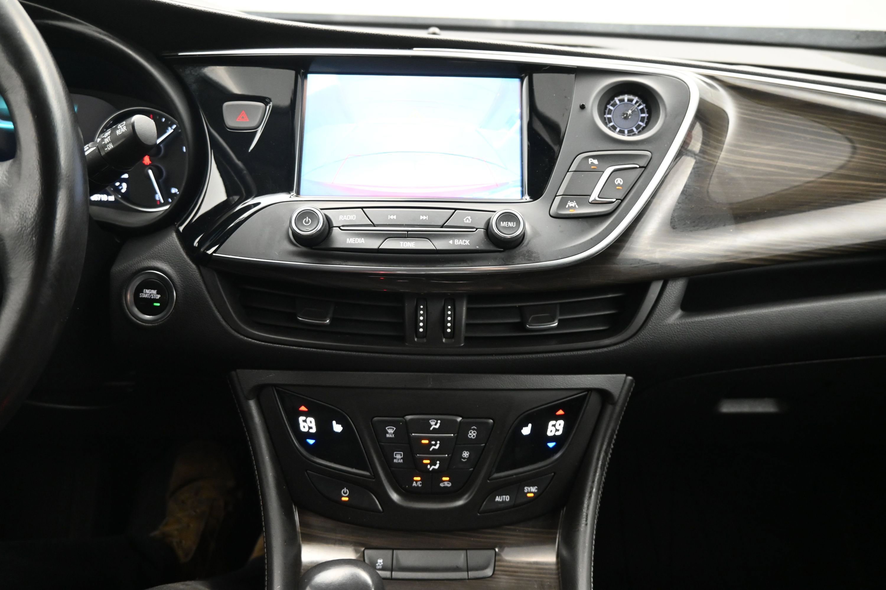 Used 2019 Buick Envision Premium AWD/4WD image 16