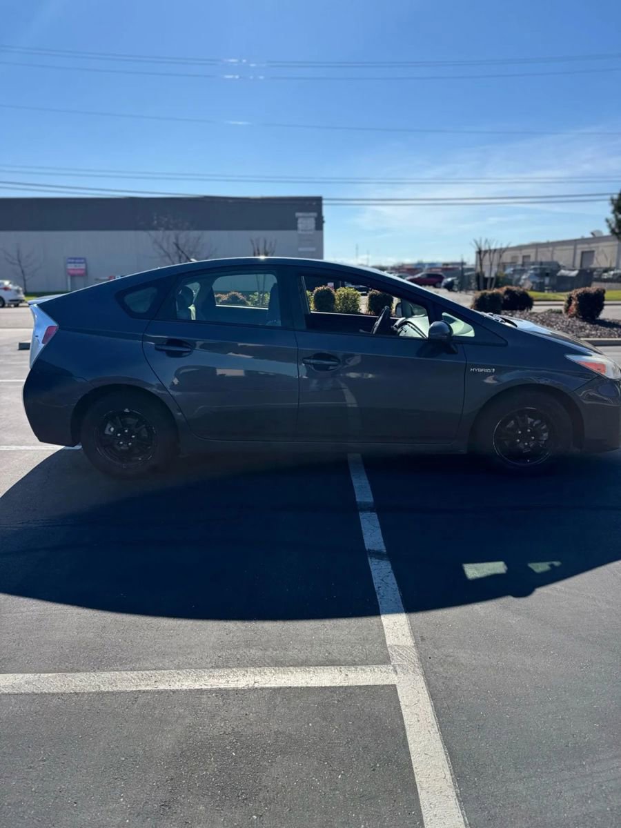 Used 2014 Toyota Prius Two image 11