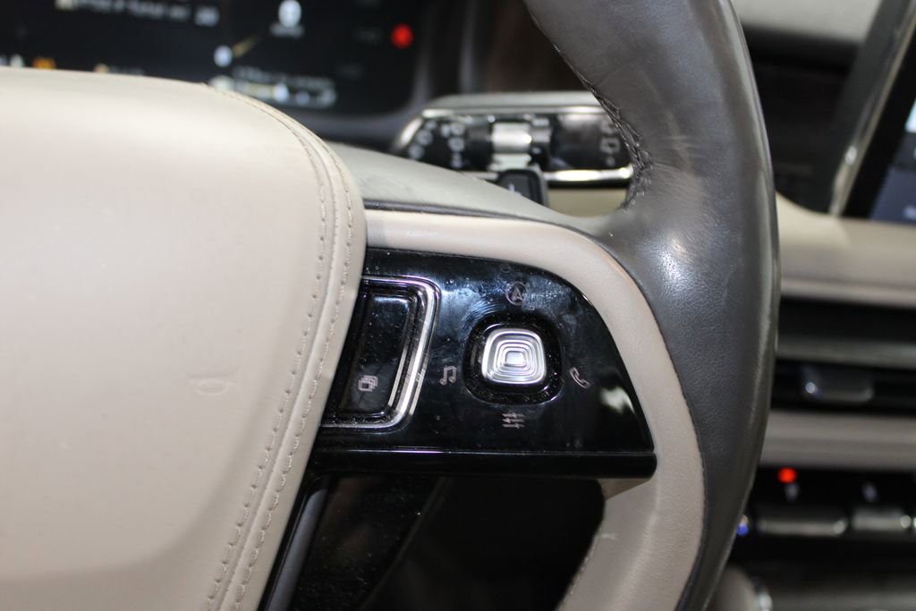 Used 2023 Lincoln Aviator Reserve w/ Equipment Group 201A image 24