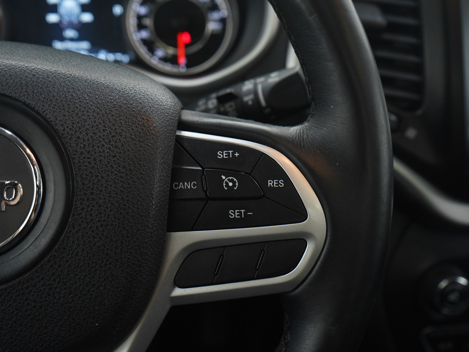 Used 2017 Jeep Cherokee Trailhawk image 27
