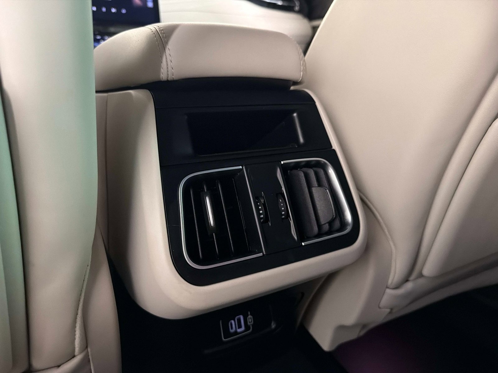 Used 2023 Maserati Grecale Modena AWD/4WD image 36