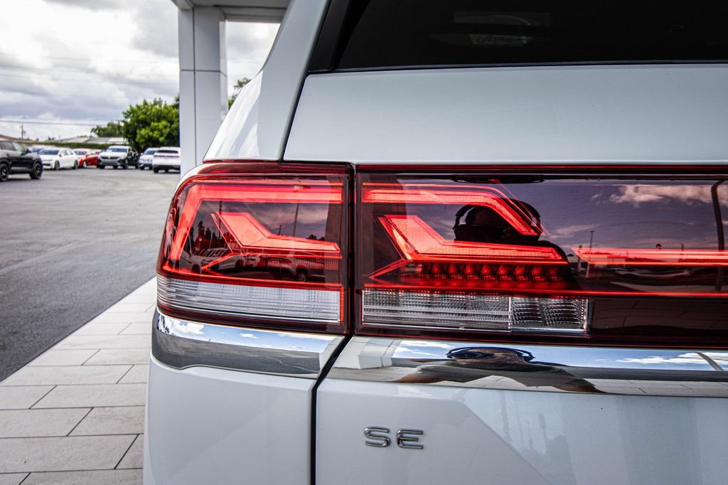 Certified 2026 Volkswagen Atlas SE w/ Panoramic Sunroof Package FWD image 12