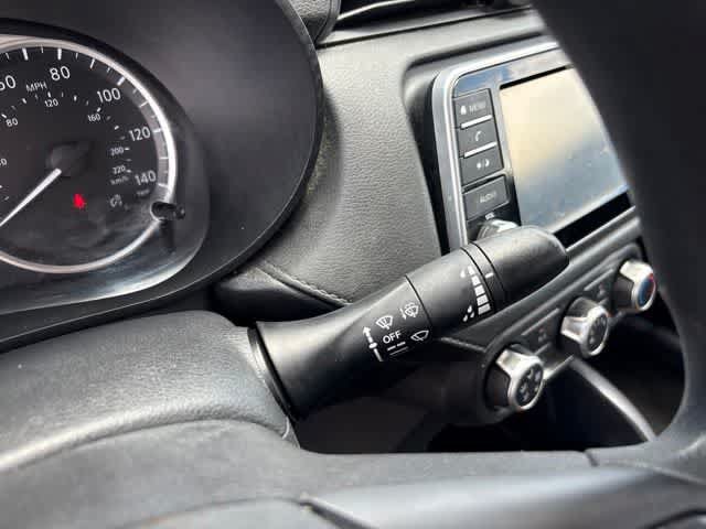 Used 2020 Nissan Versa S FWD image 17