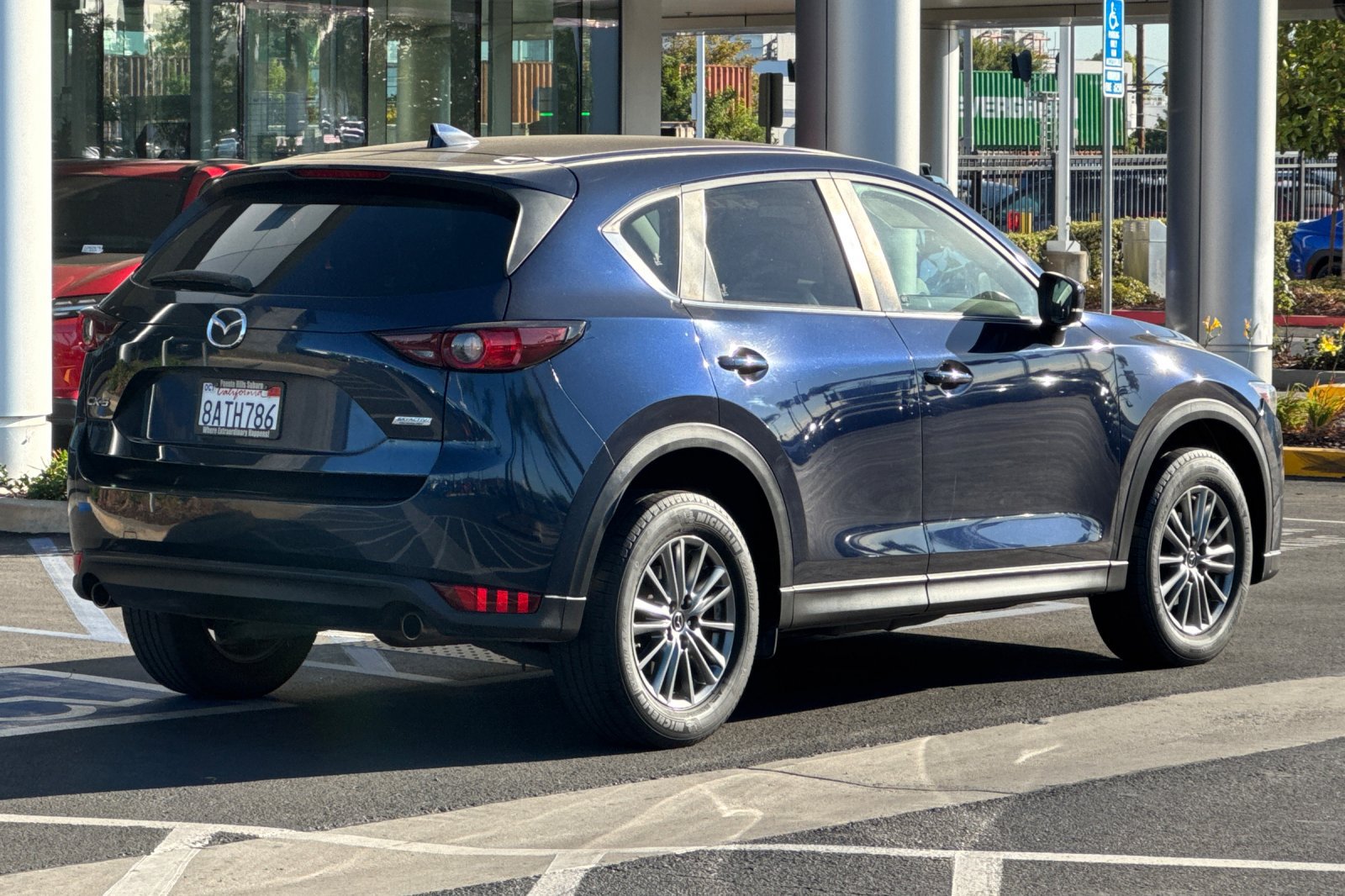 Used 2017 MAZDA CX-5 Touring w/ Preferred Equipment Package FWD image 4