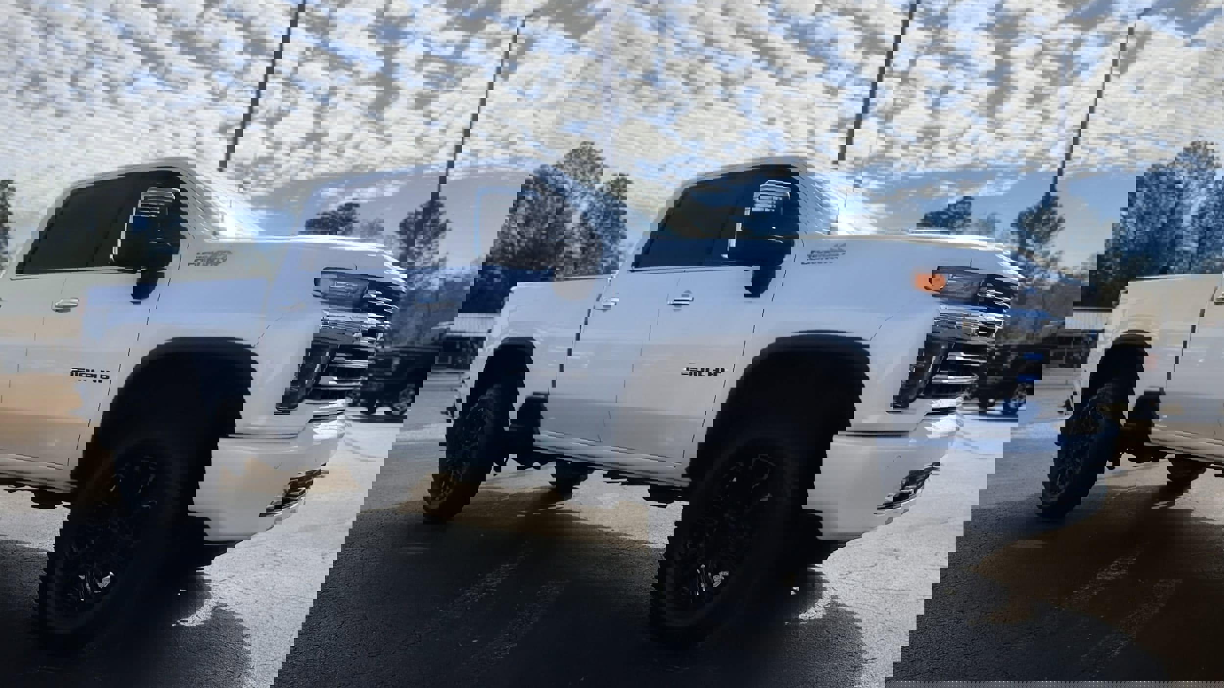 Used 2020 Chevrolet Silverado 2500 High Country w/ Z71 Off-Road Package image 2