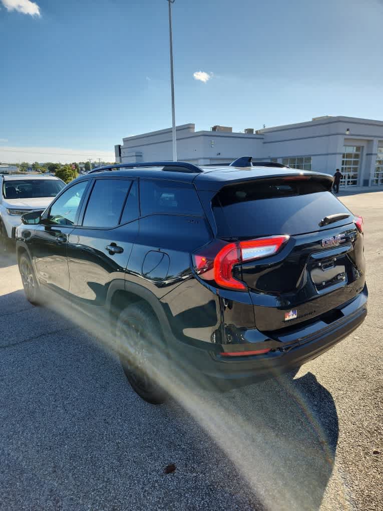 Used 2024 GMC Terrain SLT w/ Elevation Edition AWD/4WD image 19