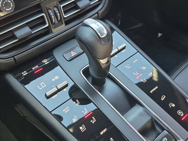 Used 2024 Porsche Macan AWD/4WD image 12