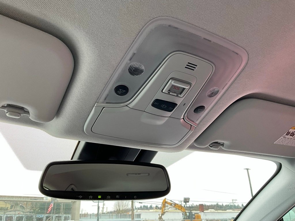 Used 2017 Toyota Prius Prime Advanced image 16