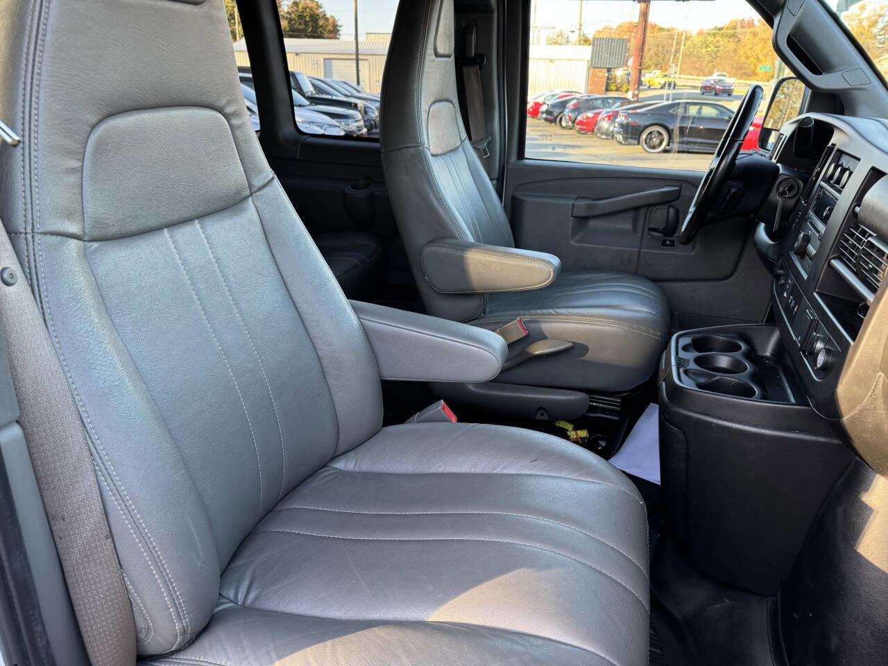 Used 2020 Chevrolet Express 2500 LS w/ Driver Convenience Package RWD image 7