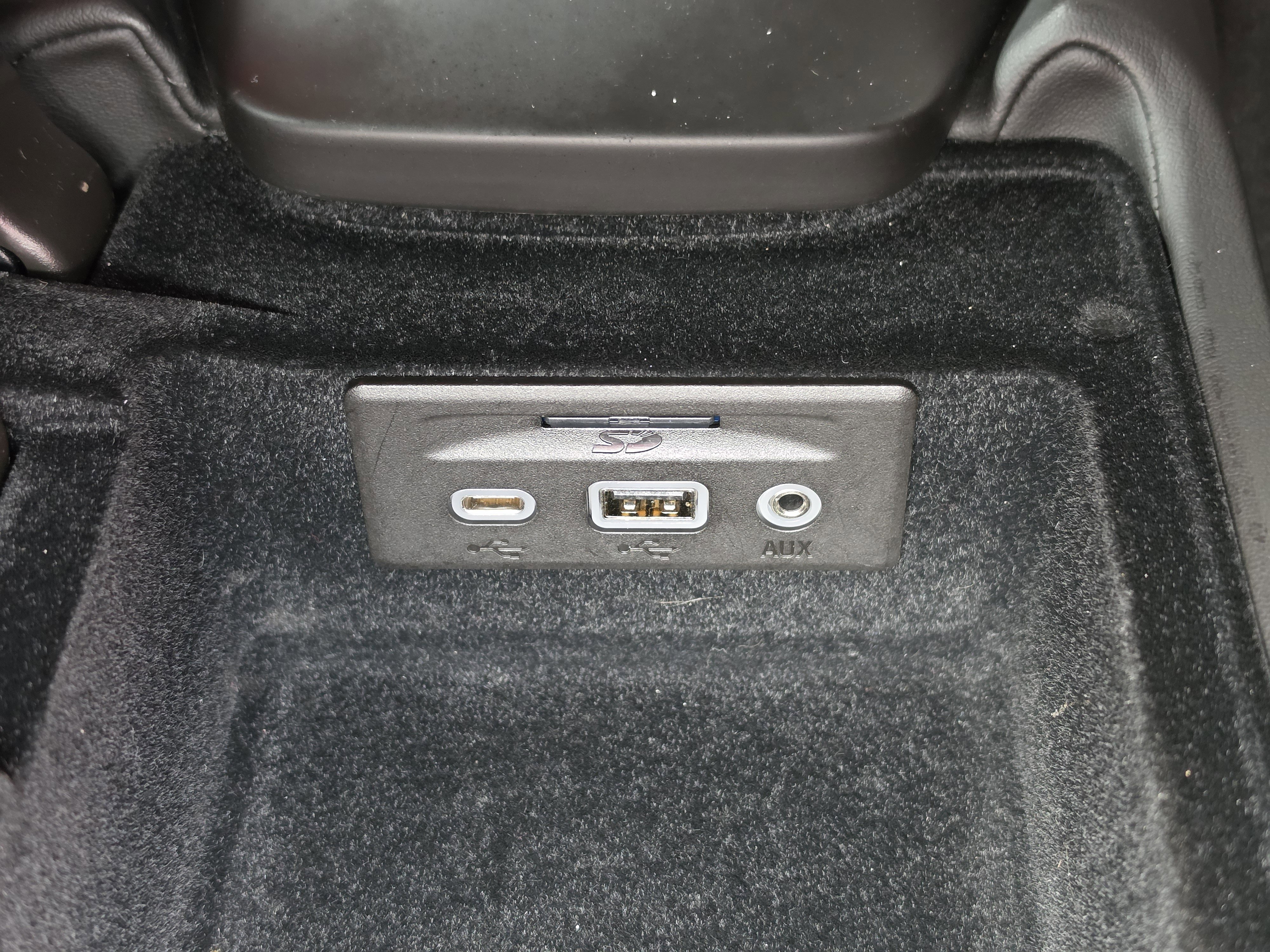 Used 2020 Chevrolet Corvette Stingray Preferred Cpe w/ 2LT Preferred Equipment Group RWD image 27