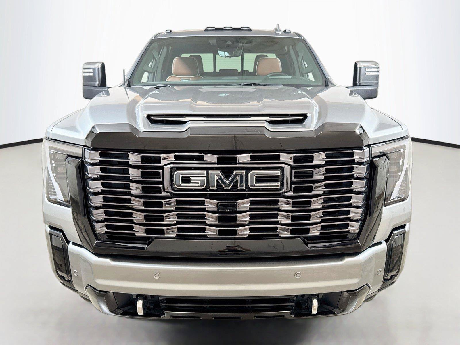 Used 2026 GMC Sierra 2500 Denali Ultimate AWD/4WD image 2