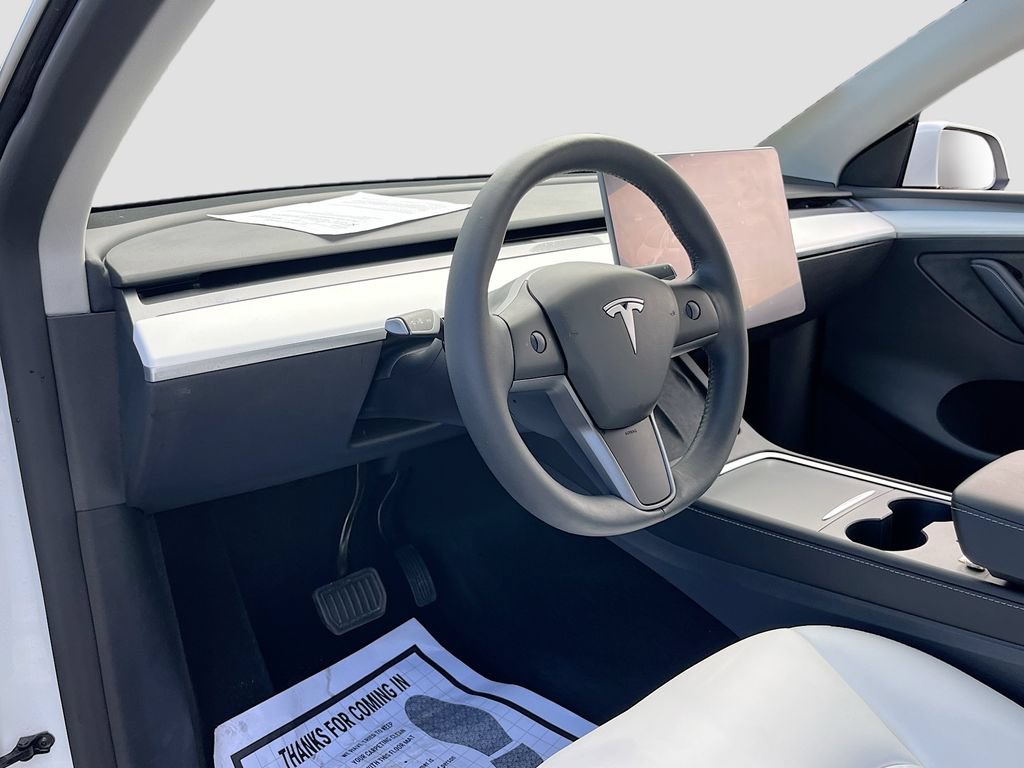 Used 2024 Tesla Model Y Long Range AWD/4WD image 9