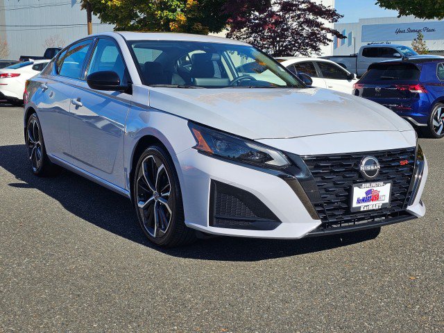 Used 2023 Nissan Altima 2.5 SR w/ SR Premium Package FWD image 1