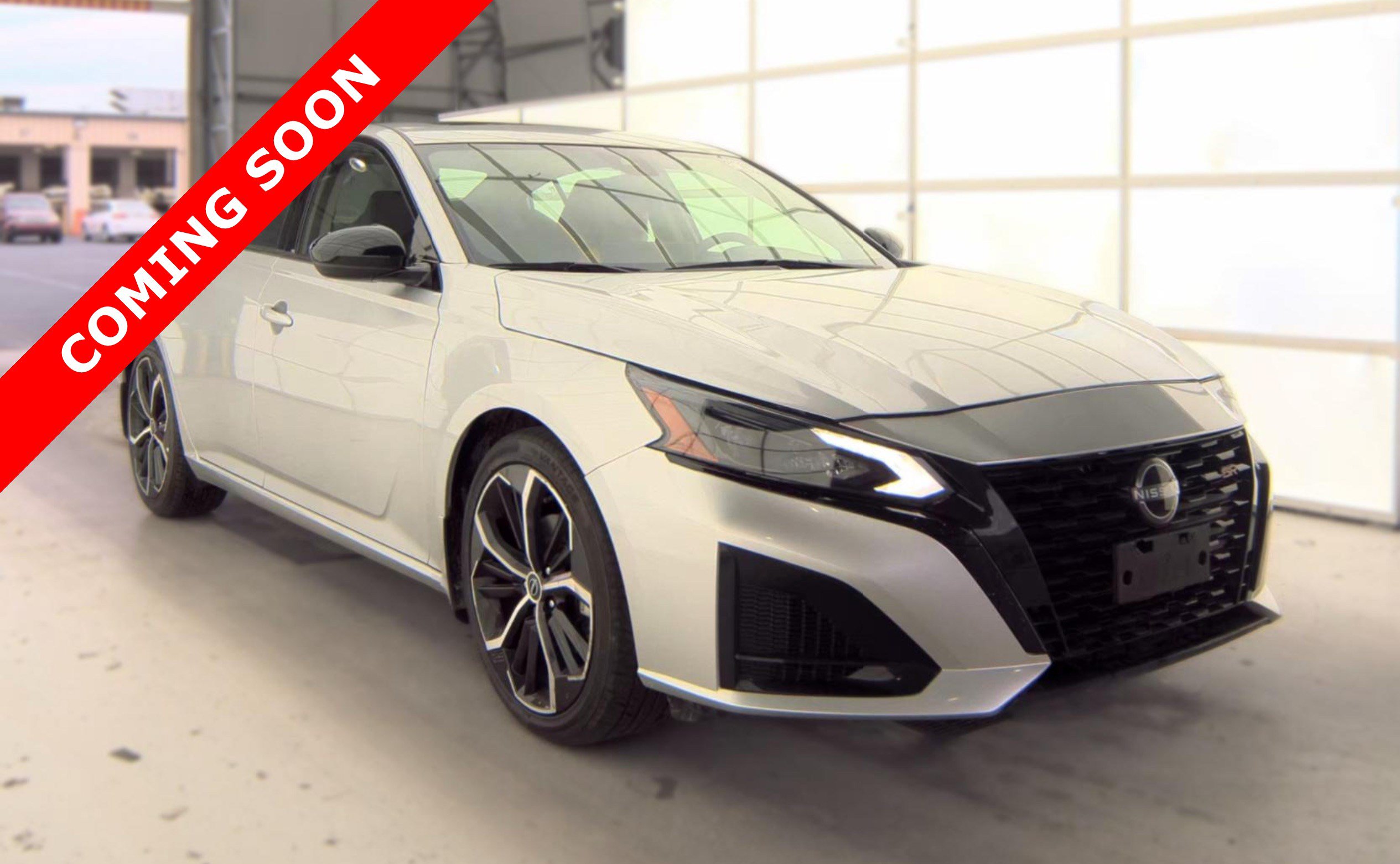 Used 2023 Nissan Altima 2.5 SR w/ SR Premium Package FWD image 3