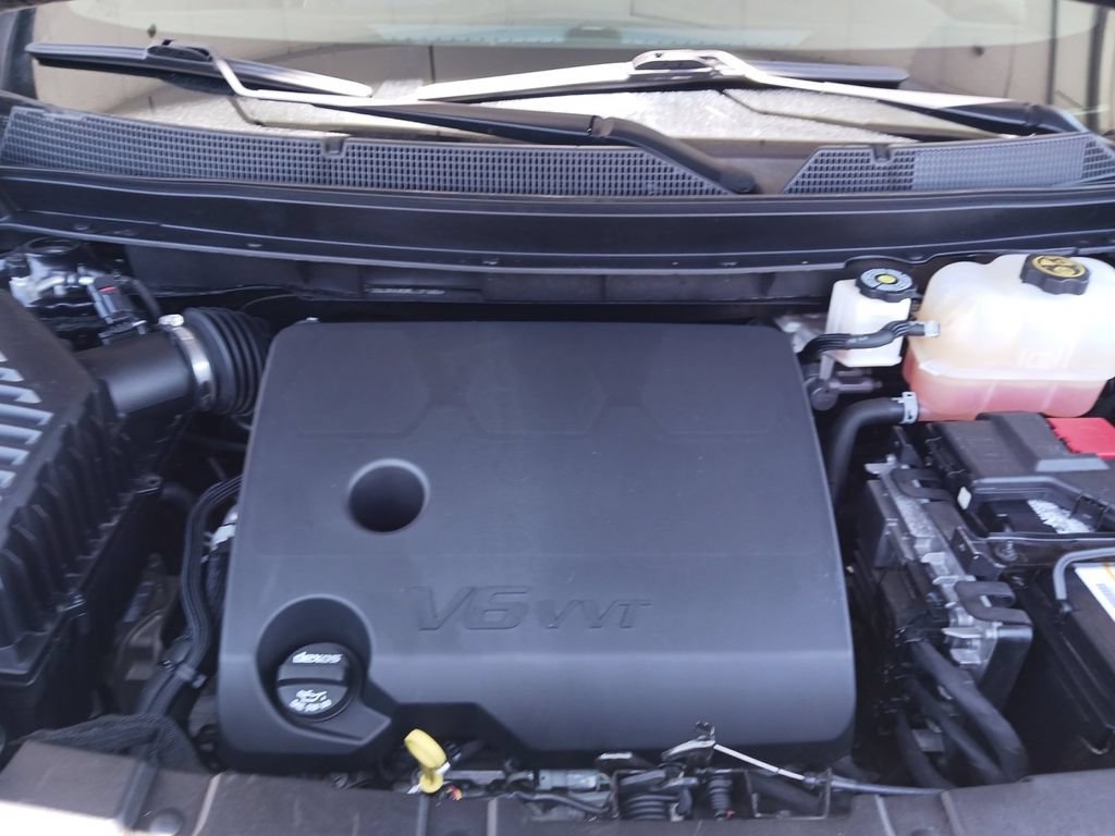 Used 2022 Chevrolet Traverse Premier FWD image 13