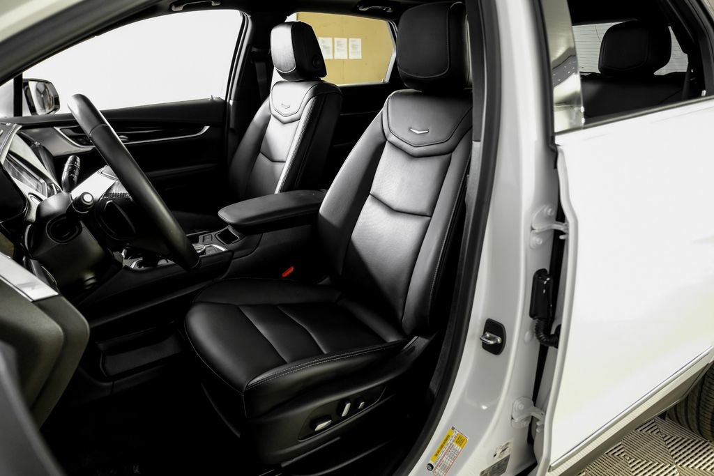 Used 2024 Cadillac XT5 Premium Luxury image 32