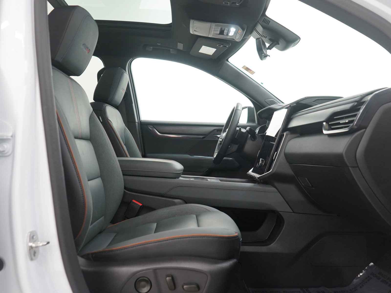 Used 2024 GMC Acadia AT4 w/ Super Cruise Package image 10