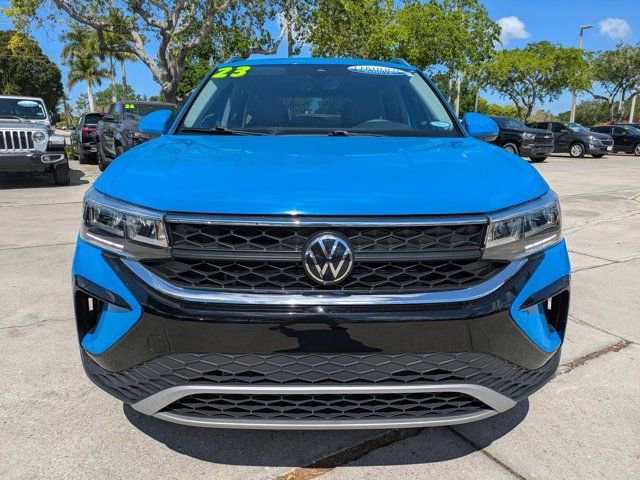 Used 2023 Volkswagen Taos SE w/ Black Wheel Package image 8