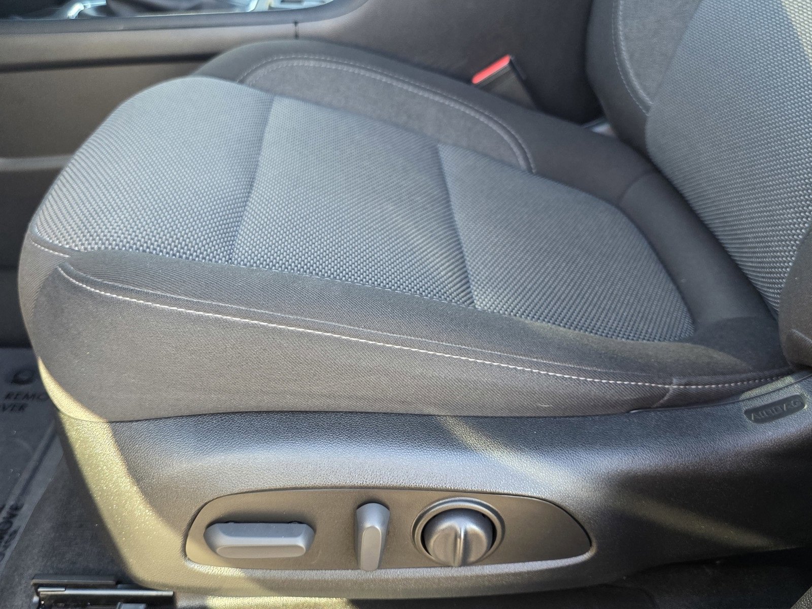 Used 2023 Chevrolet Traverse LT image 23