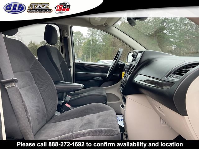 Used 2018 Dodge Grand Caravan SE w/ UConnect Hands-Free Group image 12