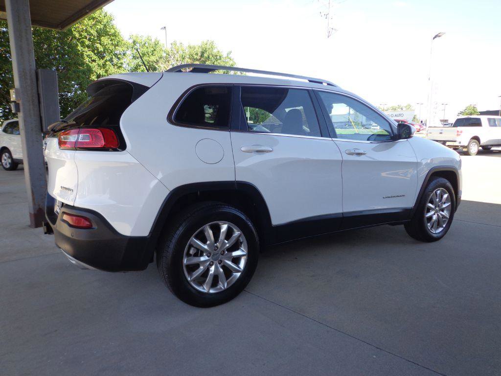Used 2015 Jeep Cherokee Limited w/ Luxury Group image 4