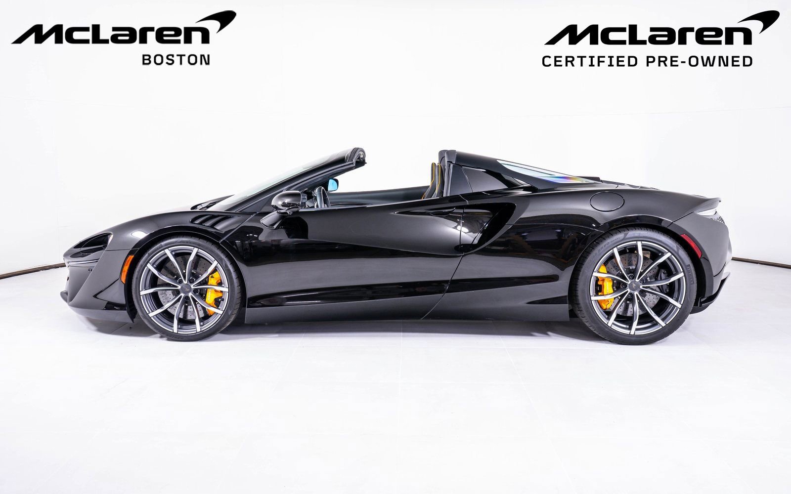 Used 2025 McLaren Artura Spider image 2