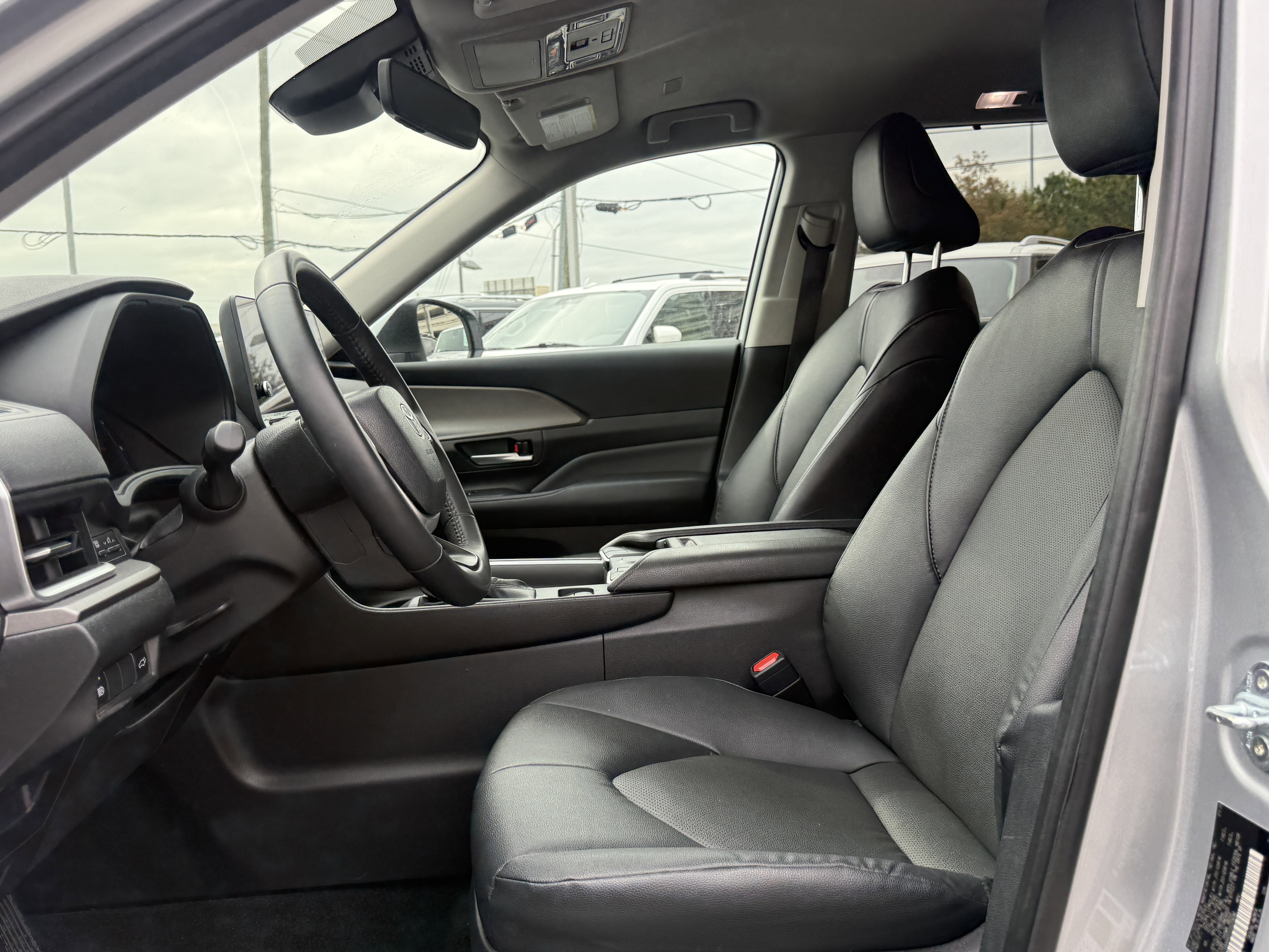 Used 2025 Toyota Grand Highlander FWD image 12