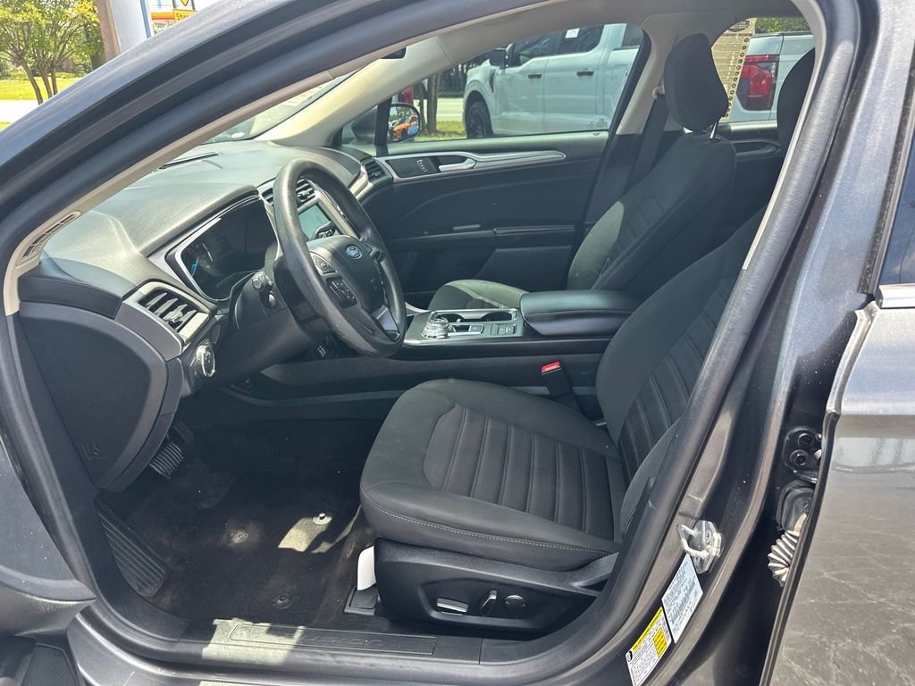 Certified 2020 Ford Fusion SE FWD image 9